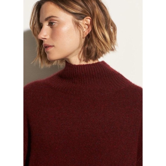 VINCE Cherry Red Cashmere Double Slit Back Hem Oversized Turtleneck Sweater Sz S - Picture 5 of 12